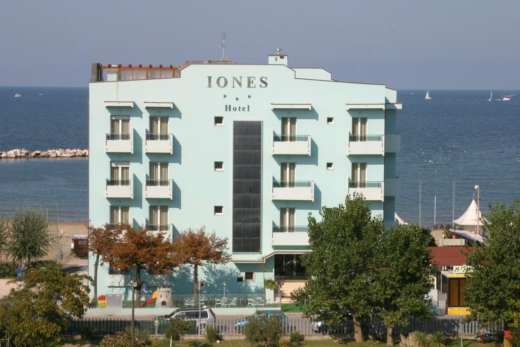 Hotel Iones Rimini Luaran gambar