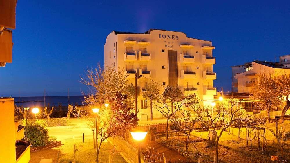 Hotel Iones Rimini Luaran gambar